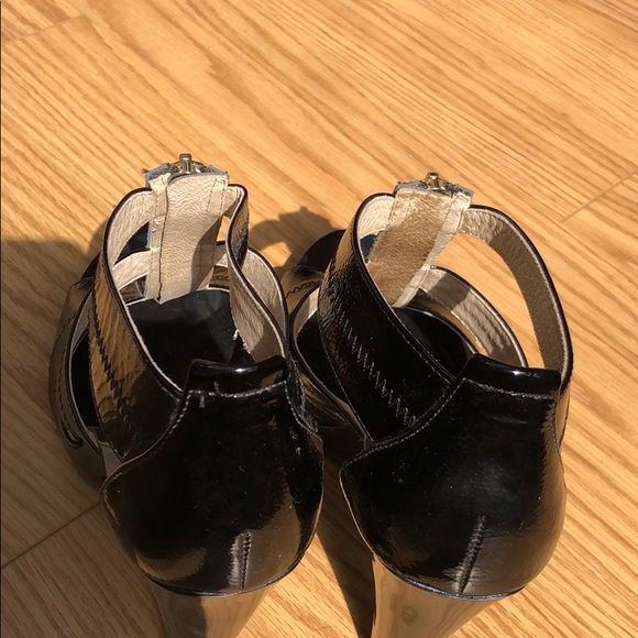 Michael MK Zipper Detail Heel - Picture 4 of 4